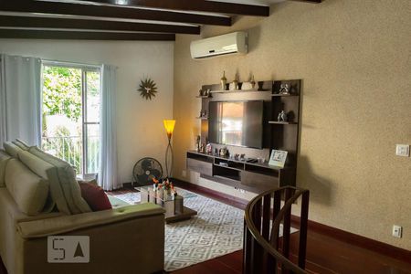 Casa à venda com 441m², 5 quartos e 4 vagassala 2