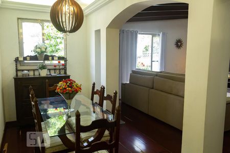 Casa à venda com 441m², 5 quartos e 4 vagassala de jantar