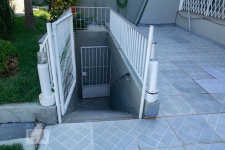 Casa à venda com 441m², 5 quartos e 4 vagasacesso a parte inferior da casa