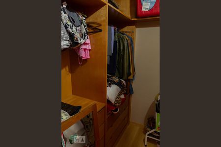 Casa à venda com 441m², 5 quartos e 4 vagasCloset