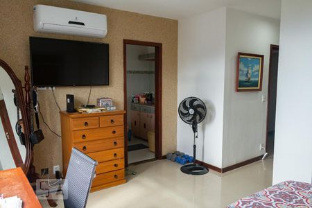 Casa à venda com 441m², 5 quartos e 4 vagascloset