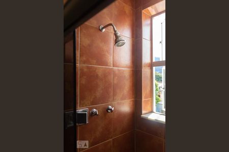 Casa à venda com 441m², 5 quartos e 4 vagasBanheiro da Suíte