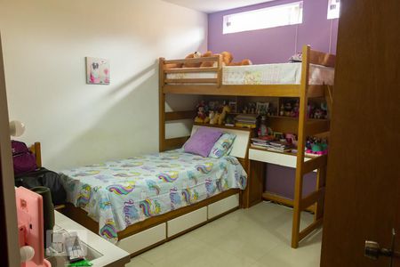 Casa à venda com 441m², 5 quartos e 4 vagasQuarto 2