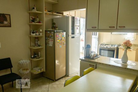 Casa à venda com 441m², 5 quartos e 4 vagasCozinha - Armários