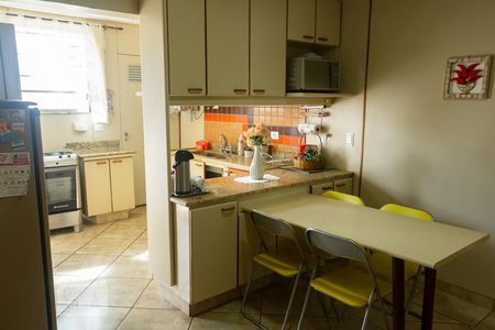 Casa à venda com 441m², 5 quartos e 4 vagasCozinha - Armários