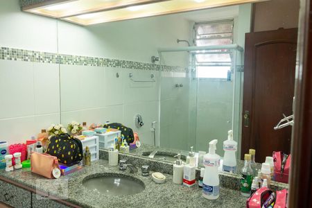 Casa à venda com 441m², 5 quartos e 4 vagasBanheiro da Suíte