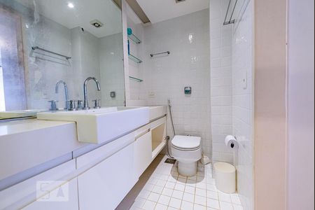 Apartamento para alugar com 160m², 4 quartos e 1 vaga Apartamento para alugar com 160m², 4 quartos e 1 vagaBanheiro da Suíte
