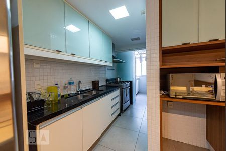 Apartamento para alugar com 160m², 4 quartos e 1 vaga Apartamento para alugar com 160m², 4 quartos e 1 vagaCozinha
