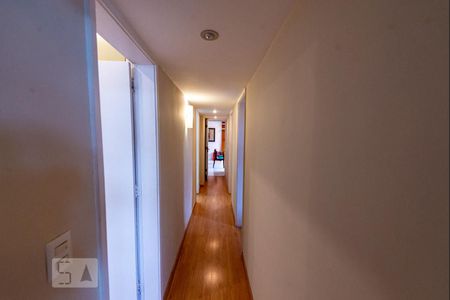 Apartamento para alugar com 160m², 4 quartos e 1 vaga Apartamento para alugar com 160m², 4 quartos e 1 vagaCorredor