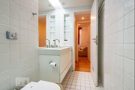 Apartamento para alugar com 160m², 4 quartos e 1 vaga Apartamento para alugar com 160m², 4 quartos e 1 vagaBanheiro