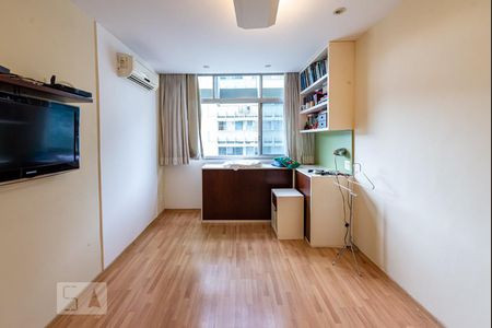 Apartamento para alugar com 160m², 4 quartos e 1 vaga Apartamento para alugar com 160m², 4 quartos e 1 vagaSuíte