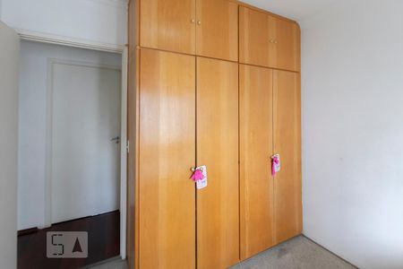Quarto 1 de apartamento para alugar com 3 quartos, 90m² em Itaim Bibi, São Paulo
