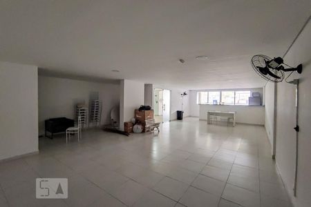 Apartamento para alugar com 30m², 1 quarto e 2 vagas Apartamento para alugar com 30m², 1 quarto e 2 vagasÁrea comum - Salão de Festas