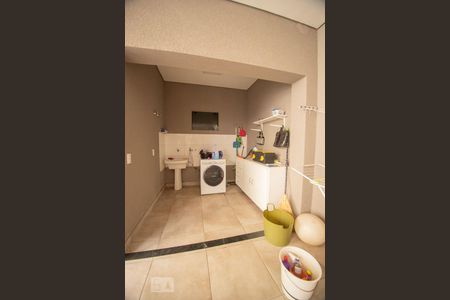 Casa à venda com 520m², 5 quartos e 6 vagasarea de serviço