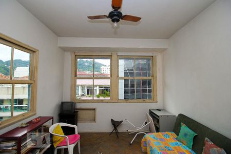 Quarto 1 de apartamento para alugar com 2 quartos, 80m² em Botafogo, Rio de Janeiro
