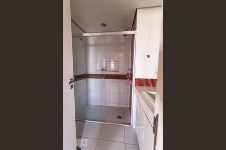 Apartamento à venda com 130m², 4 quartos e 2 vagas Apartamento à venda com 130m², 4 quartos e 2 vagasBanheiro Suíte 1