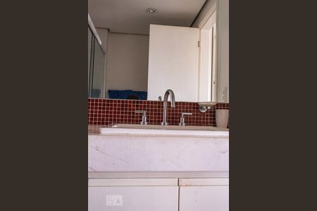 Apartamento à venda com 130m², 4 quartos e 2 vagas Apartamento à venda com 130m², 4 quartos e 2 vagasBanheiro Suíte 1