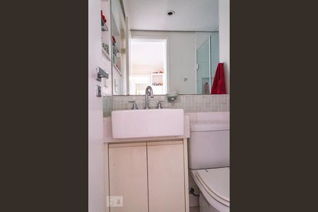 Apartamento à venda com 130m², 4 quartos e 2 vagas Apartamento à venda com 130m², 4 quartos e 2 vagasBanheiro Suíte 2