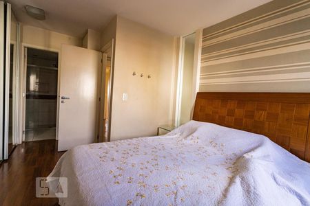 Apartamento à venda com 130m², 4 quartos e 2 vagas Apartamento à venda com 130m², 4 quartos e 2 vagasSuíte 1