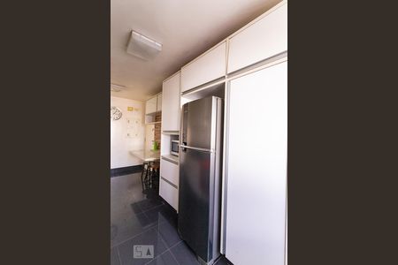 Apartamento à venda com 130m², 4 quartos e 2 vagas Apartamento à venda com 130m², 4 quartos e 2 vagasCozinha