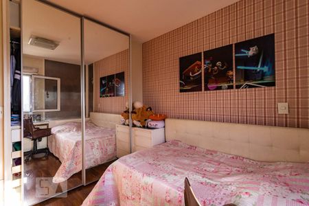 Apartamento à venda com 130m², 4 quartos e 2 vagas Apartamento à venda com 130m², 4 quartos e 2 vagasQuarto 2