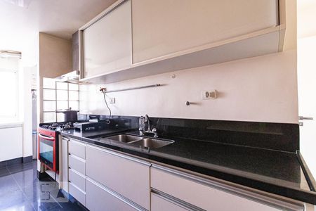 Apartamento à venda com 130m², 4 quartos e 2 vagas Apartamento à venda com 130m², 4 quartos e 2 vagasCozinha
