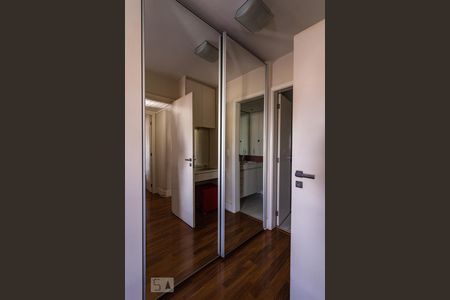 Apartamento à venda com 130m², 4 quartos e 2 vagas Apartamento à venda com 130m², 4 quartos e 2 vagasSuíte 1