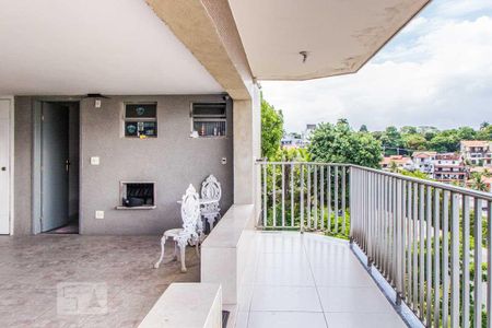 Casa à venda com 950m², 5 quartos e 4 vagas Casa à venda com 950m², 5 quartos e 4 vagasVaranda