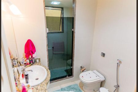 Casa à venda com 950m², 5 quartos e 4 vagas Casa à venda com 950m², 5 quartos e 4 vagasBanheiro da Suíte 4