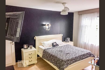 Casa à venda com 950m², 5 quartos e 4 vagas Casa à venda com 950m², 5 quartos e 4 vagasQuarto 5 - Suíte