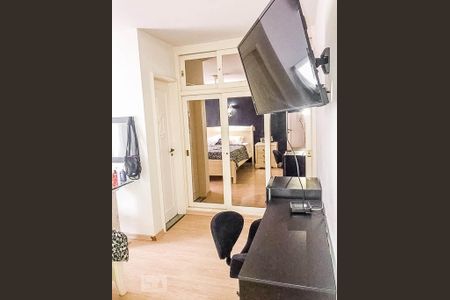 Casa à venda com 950m², 5 quartos e 4 vagas Casa à venda com 950m², 5 quartos e 4 vagasQuarto 5 - Suíte