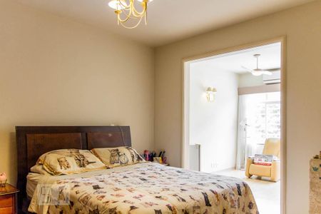 Casa à venda com 950m², 5 quartos e 4 vagas Casa à venda com 950m², 5 quartos e 4 vagasQuarto 4 - Suíte