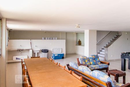 Casa à venda com 950m², 5 quartos e 4 vagas Casa à venda com 950m², 5 quartos e 4 vagasSalão de jogos