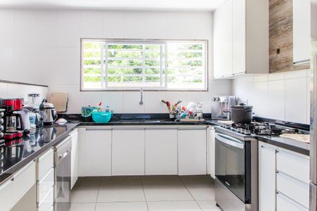 Casa à venda com 950m², 5 quartos e 4 vagas Casa à venda com 950m², 5 quartos e 4 vagasCozinha