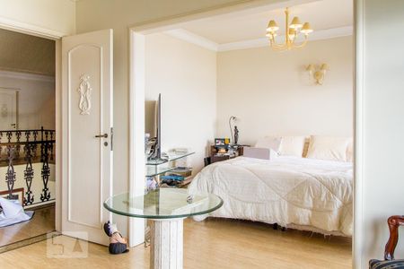 Casa à venda com 950m², 5 quartos e 4 vagas Casa à venda com 950m², 5 quartos e 4 vagasQuarto 1 - Suíte