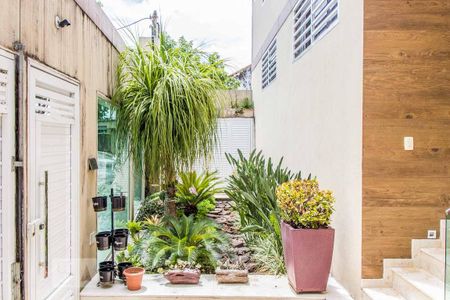 Fachada de casa à venda com 5 quartos, 950m² em Jardim Guanabara, Rio de Janeiro
