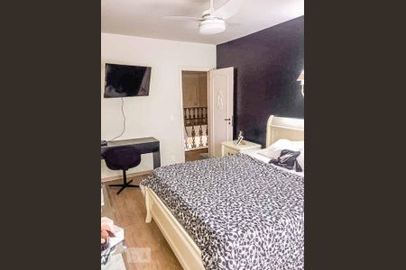 Casa à venda com 950m², 5 quartos e 4 vagas Casa à venda com 950m², 5 quartos e 4 vagasQuarto 5 - Suíte