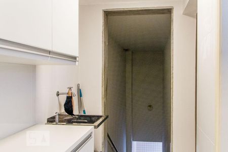 Casa à venda com 950m², 5 quartos e 4 vagas Casa à venda com 950m², 5 quartos e 4 vagasDespensa