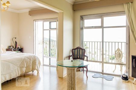 Casa à venda com 950m², 5 quartos e 4 vagas Casa à venda com 950m², 5 quartos e 4 vagasQuarto 1 - Suíte