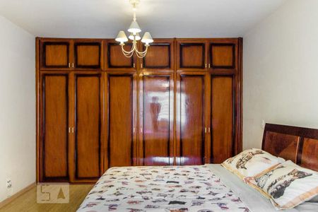 Casa à venda com 950m², 5 quartos e 4 vagas Casa à venda com 950m², 5 quartos e 4 vagasQuarto 4 - Suíte