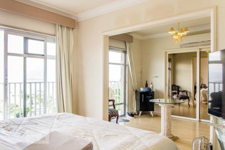 Casa à venda com 950m², 5 quartos e 4 vagas Casa à venda com 950m², 5 quartos e 4 vagasQuarto 1 - Suíte
