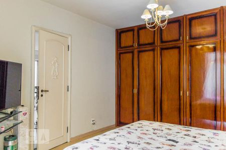 Casa à venda com 950m², 5 quartos e 4 vagas Casa à venda com 950m², 5 quartos e 4 vagasQuarto 4 - Suíte