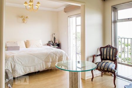 Casa à venda com 950m², 5 quartos e 4 vagas Casa à venda com 950m², 5 quartos e 4 vagasQuarto 1 - Suíte