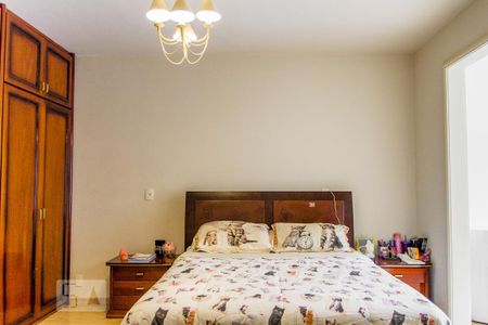 Casa à venda com 950m², 5 quartos e 4 vagas Casa à venda com 950m², 5 quartos e 4 vagasQuarto 4 - Suíte