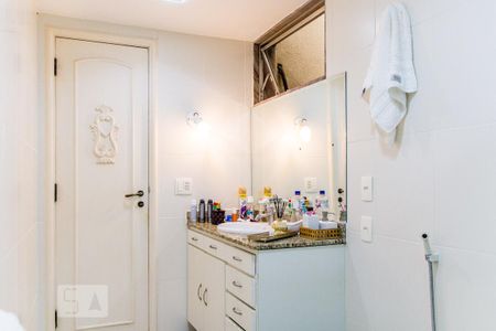 Banheiro do Quarto 1 de casa à venda com 5 quartos, 950m² em Jardim Guanabara, Rio de Janeiro