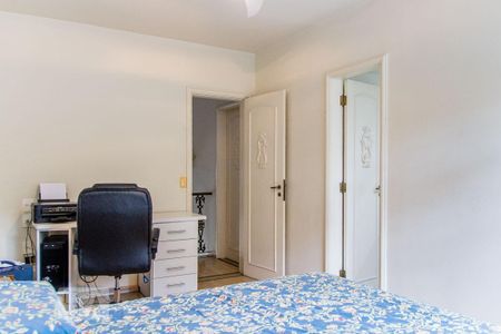 Casa à venda com 950m², 5 quartos e 4 vagas Casa à venda com 950m², 5 quartos e 4 vagasQuarto 3 - Suíte