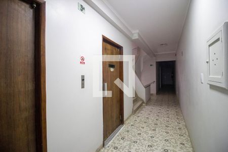 Apartamento à venda com 90m², 2 quartos e sem vagaElevadores