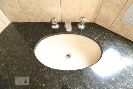 Apartamento à venda com 72m², 2 quartos e 2 vagasBanheiro 1