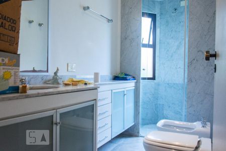 Apartamento à venda com 300m², 3 quartos e 4 vagasBanheiro Suite 2