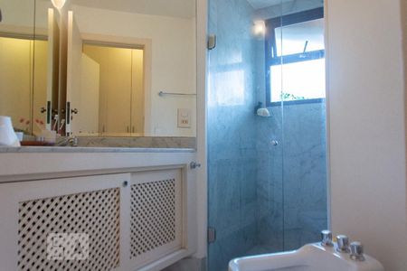 Apartamento à venda com 300m², 3 quartos e 4 vagasBanheiro Suite 1